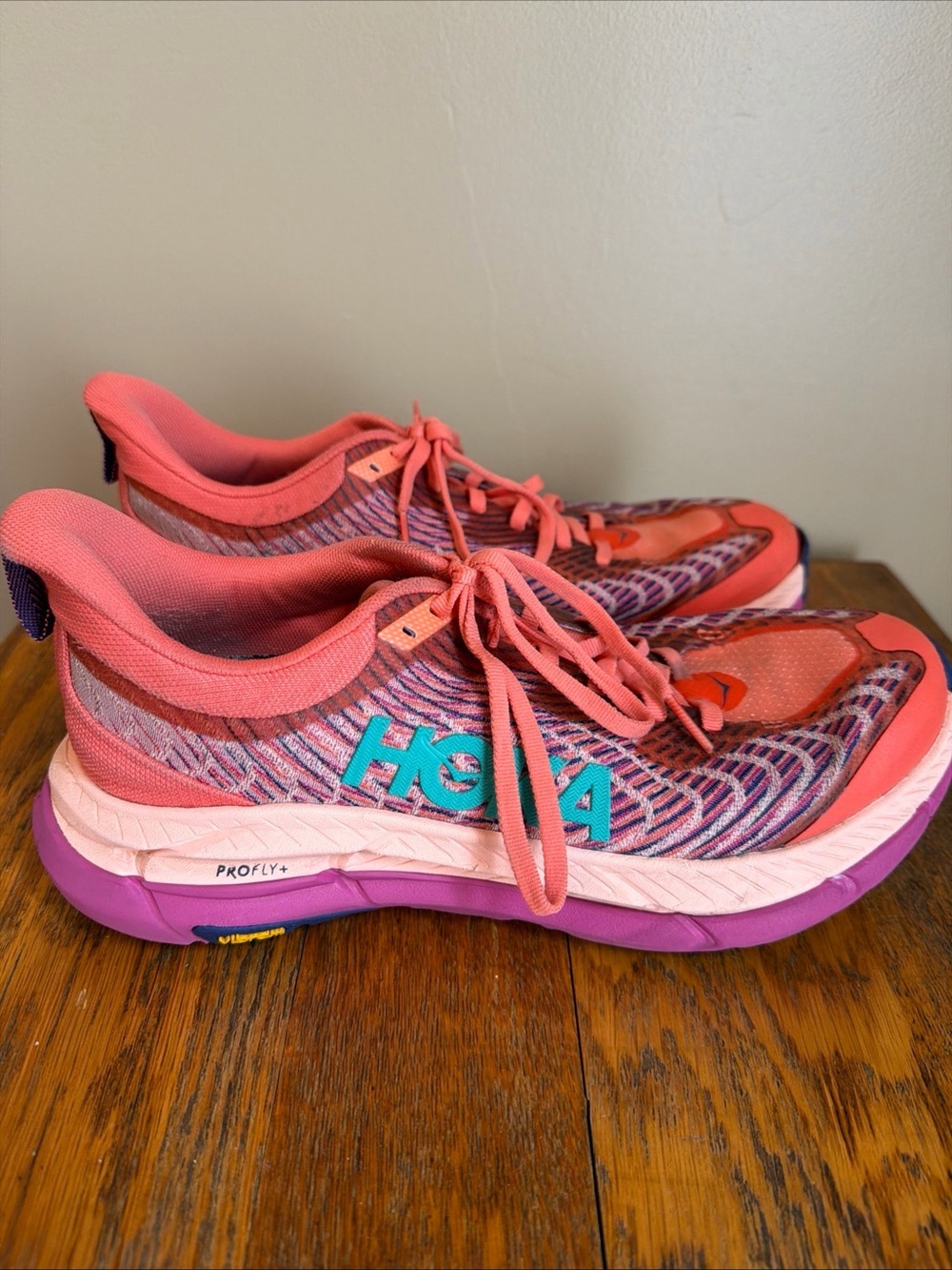 Hoka One One Women's Size 9B Mafate Speed 4 Trail Running Shoes Sneakers Peach